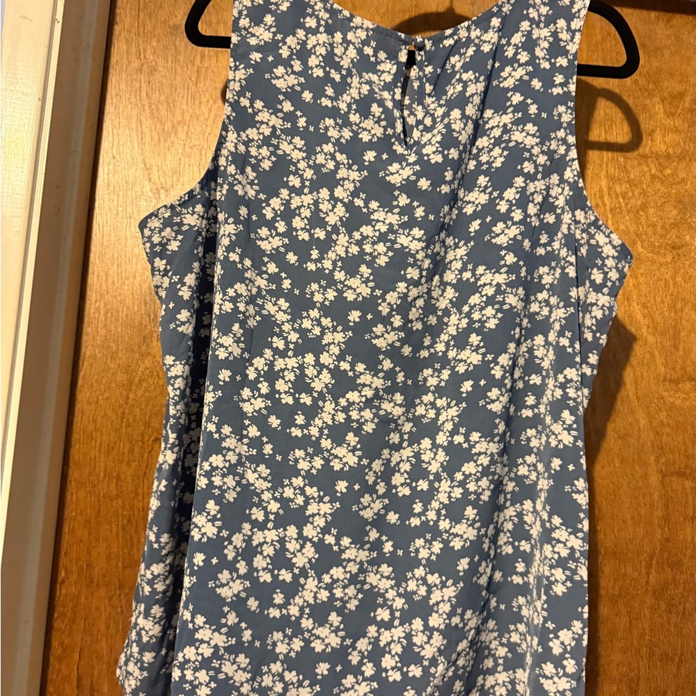 Floral Sleeveless Blue Top - Picture 2 of 5